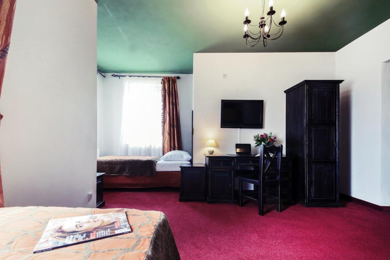 Hotel Kasztel Rzezawa Eksteriør billede