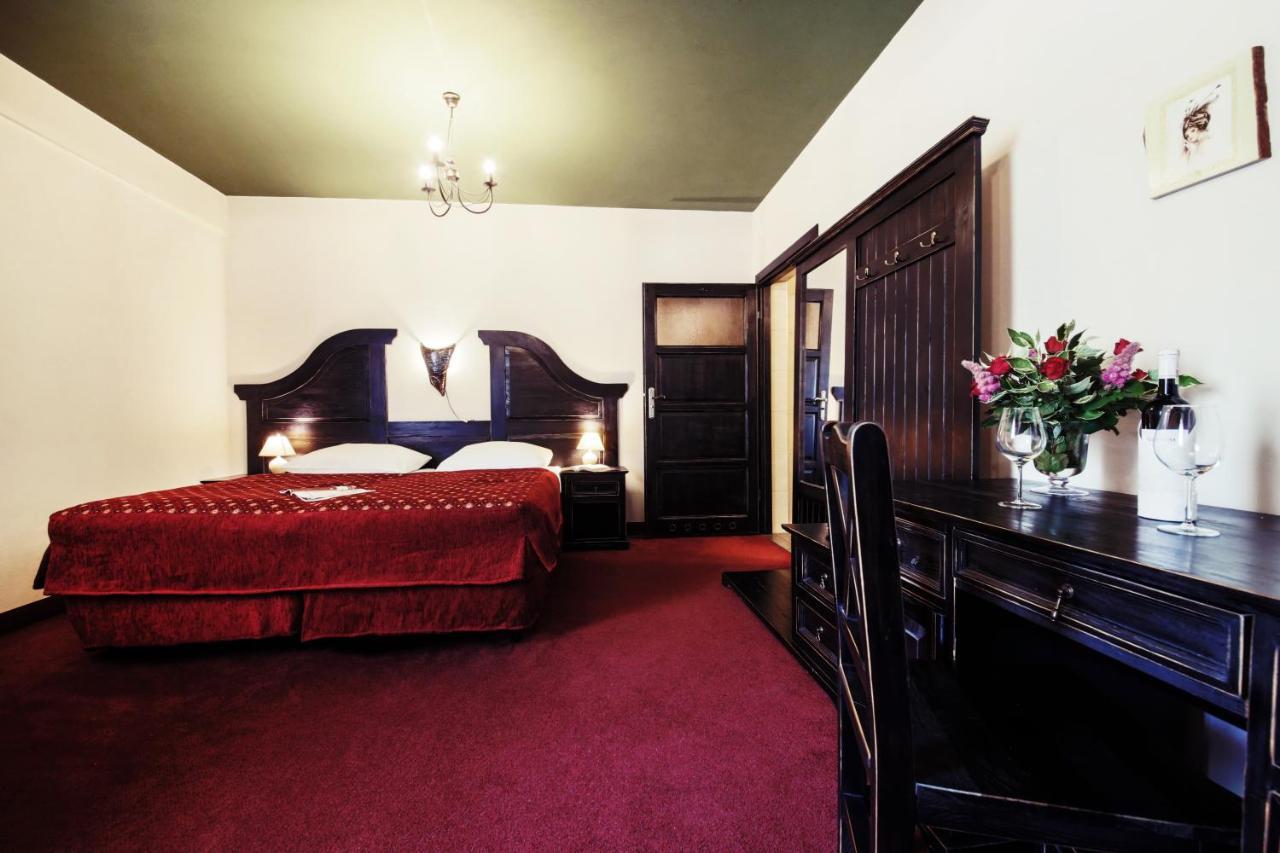 Hotel Kasztel Rzezawa Eksteriør billede