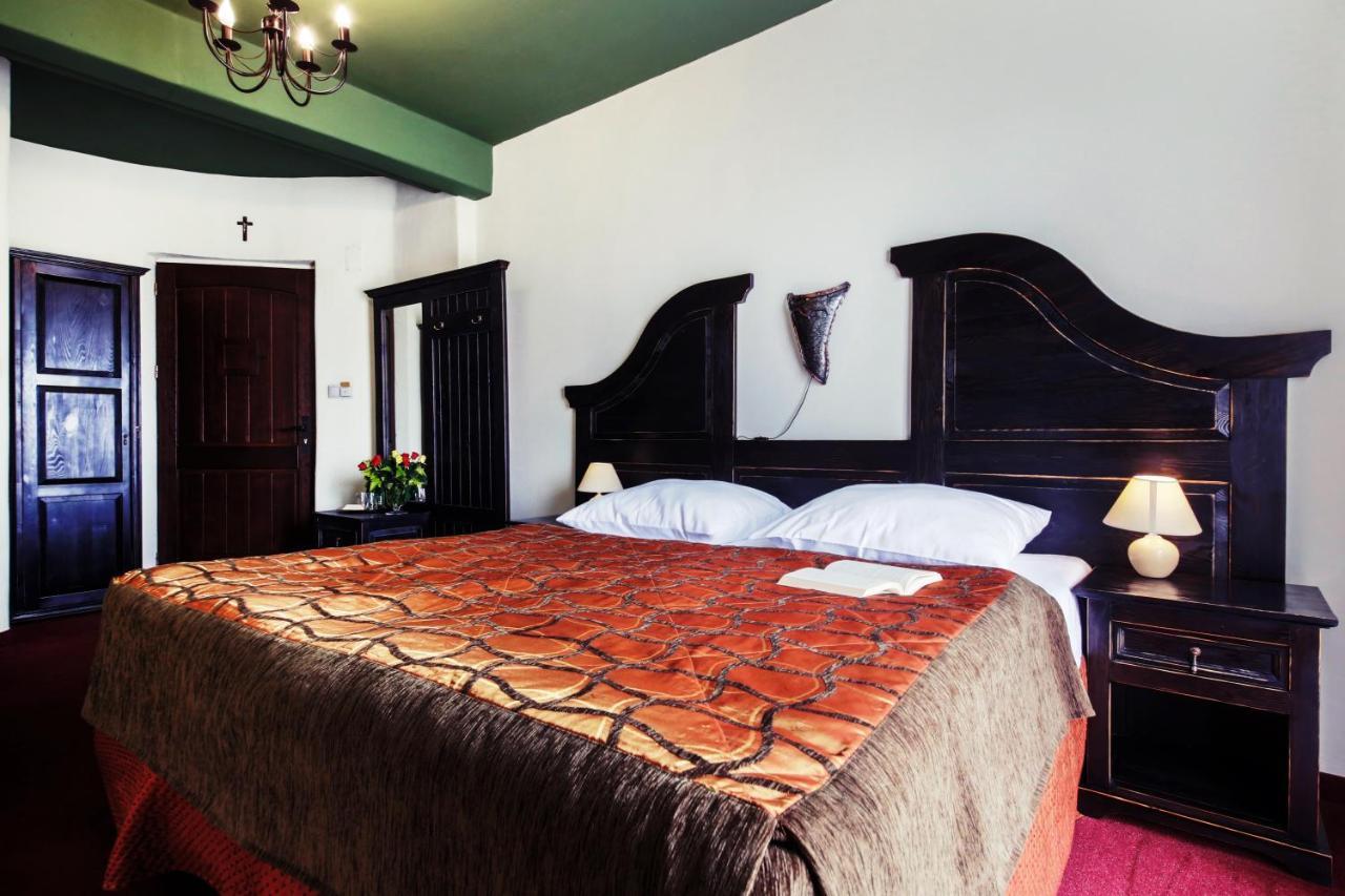 Hotel Kasztel Rzezawa Eksteriør billede