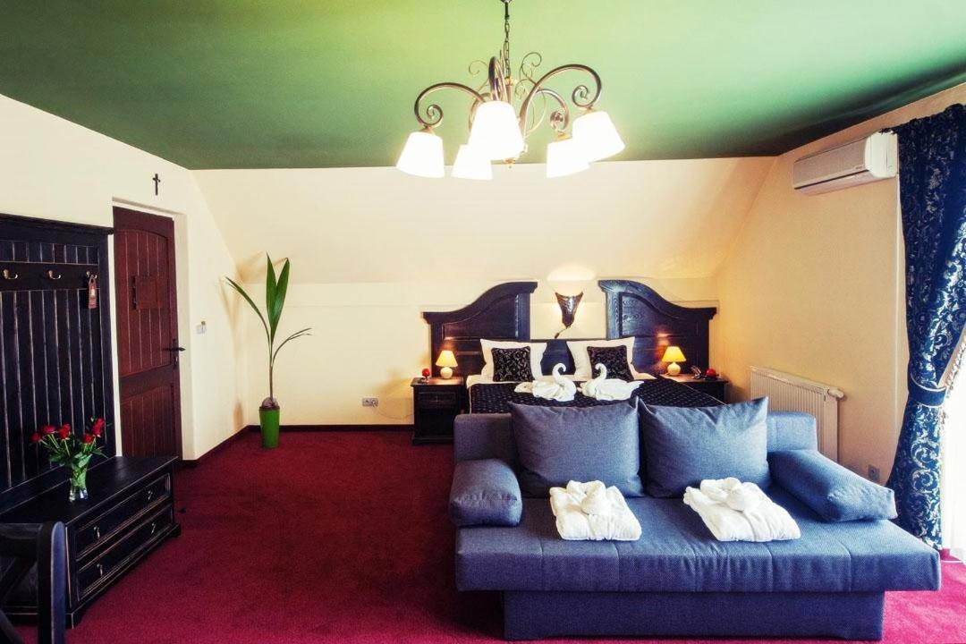 Hotel Kasztel Rzezawa Eksteriør billede