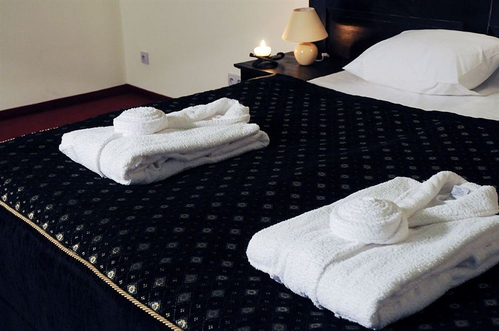 Hotel Kasztel Rzezawa Eksteriør billede