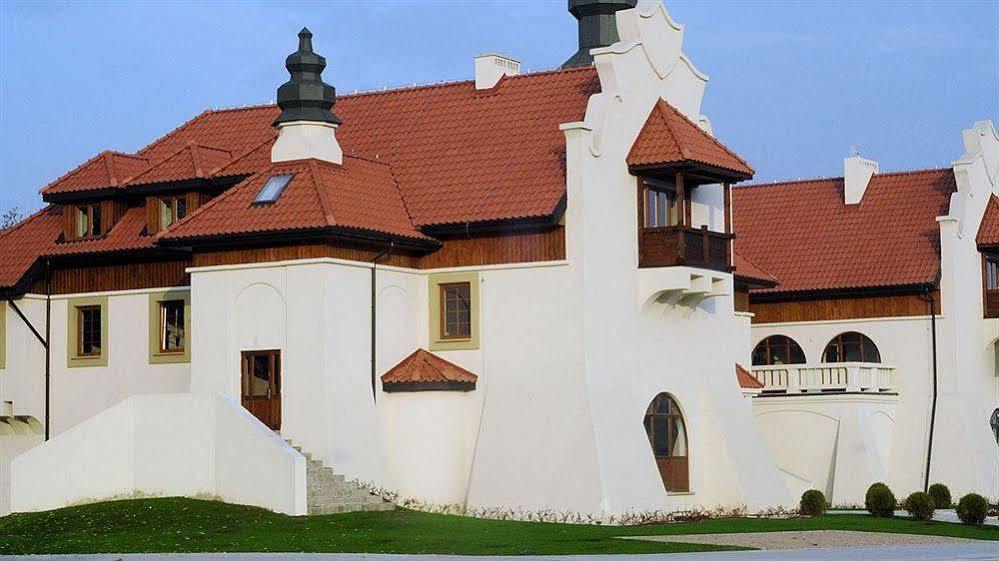 Hotel Kasztel Rzezawa Eksteriør billede
